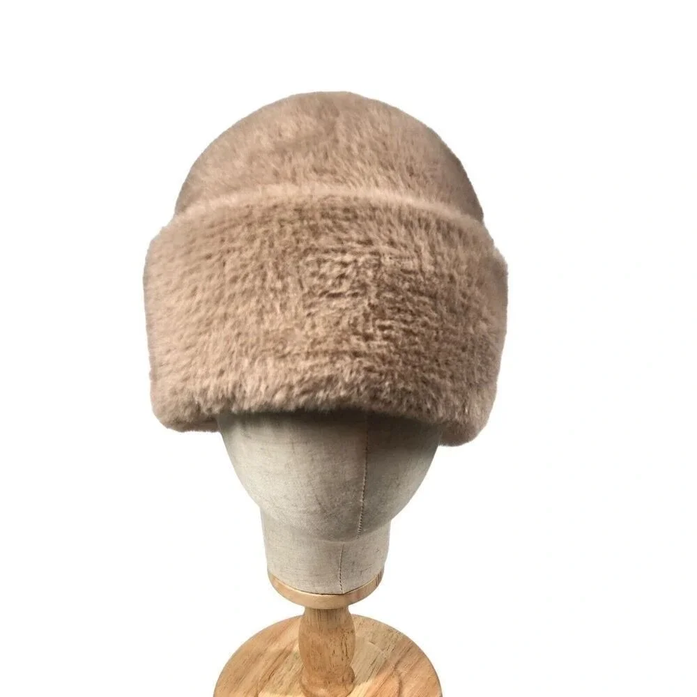 Olive & Pique‎ Beanie Toque Womens One Size Taupe Ultra Soft Fuzzy Hat Warm Ski